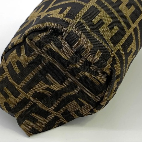 💯AUTH FENDI ZUCCA LARGE CLUTCH POUCH TOILETRY TRAVEL BAG LIKE NEW NYLON FOLDABLE - Picture 9 of 15